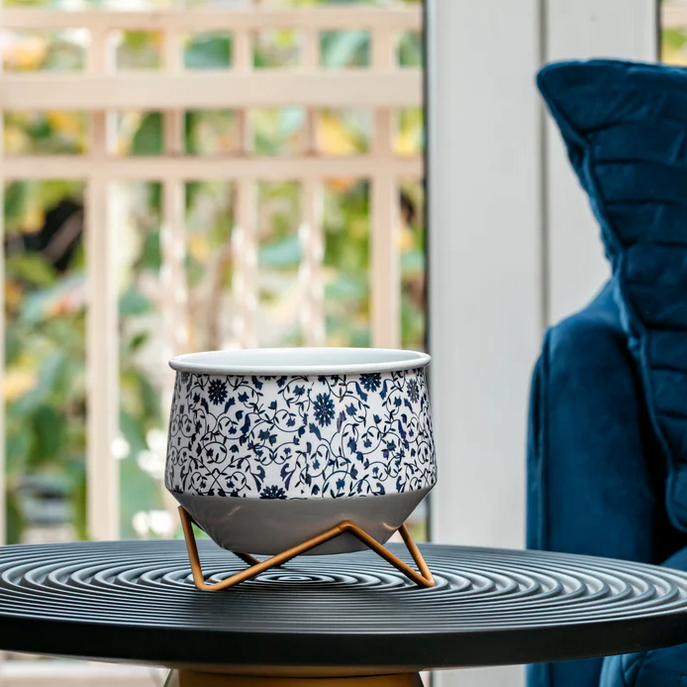 Blue Woven Design Coconut Metal Pot